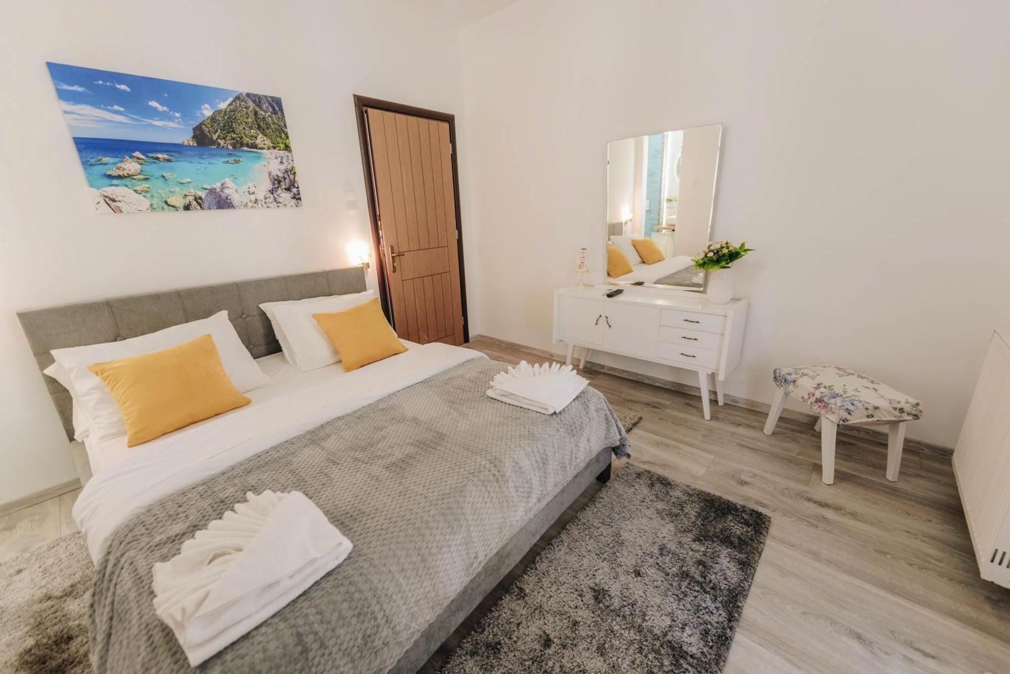 Sunrise Guesthouse Агрия Экстерьер фото